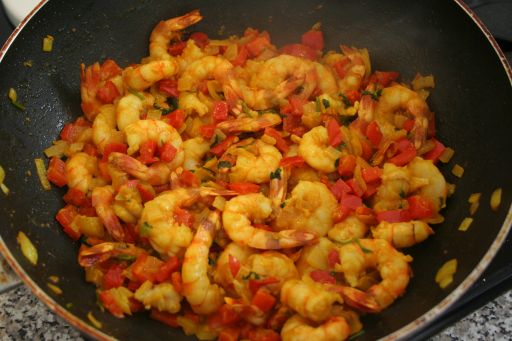 Coconut gravy prawns