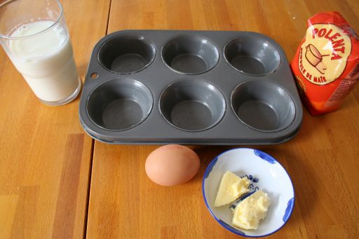 Cornmeal muffin ingredients